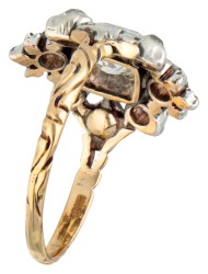 Vintage 14 kt. geelgouden entourage ring bezet met ca. 1.68 ct. diamant in zilver.