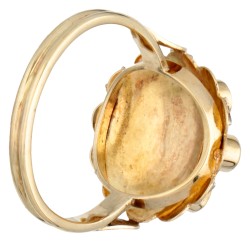 Vintage 14 kt. geelgouden ring bezet met ca. 0.30 ct. opaal.