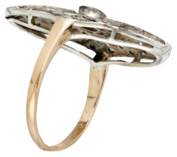 14 kt. Gouden / 835 zilveren ring bezet met ca. 0.37 ct. natuurlijke saffier en diamanten.