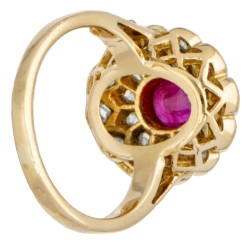 Vintage 18 kt. geelgouden ring bezet met ca. 0.56 ct. robijn en diamant.