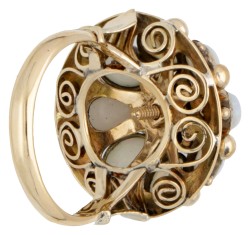 BWG 10 kt. geelgouden vintage 'princess harem' ring bezet met ca. 1.60 ct. edelopaal en ca. 0.38 ct. saffier.