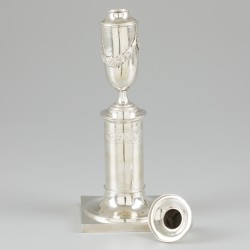 Tafelkandelaar (Amsterdam Jacob Navers 1791-1797) zilver.
