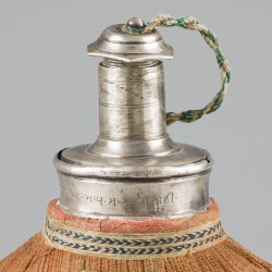 Zadelfles met zilveren montuur (India, Rajasthan of Deccan 19e eeuw) zilver.