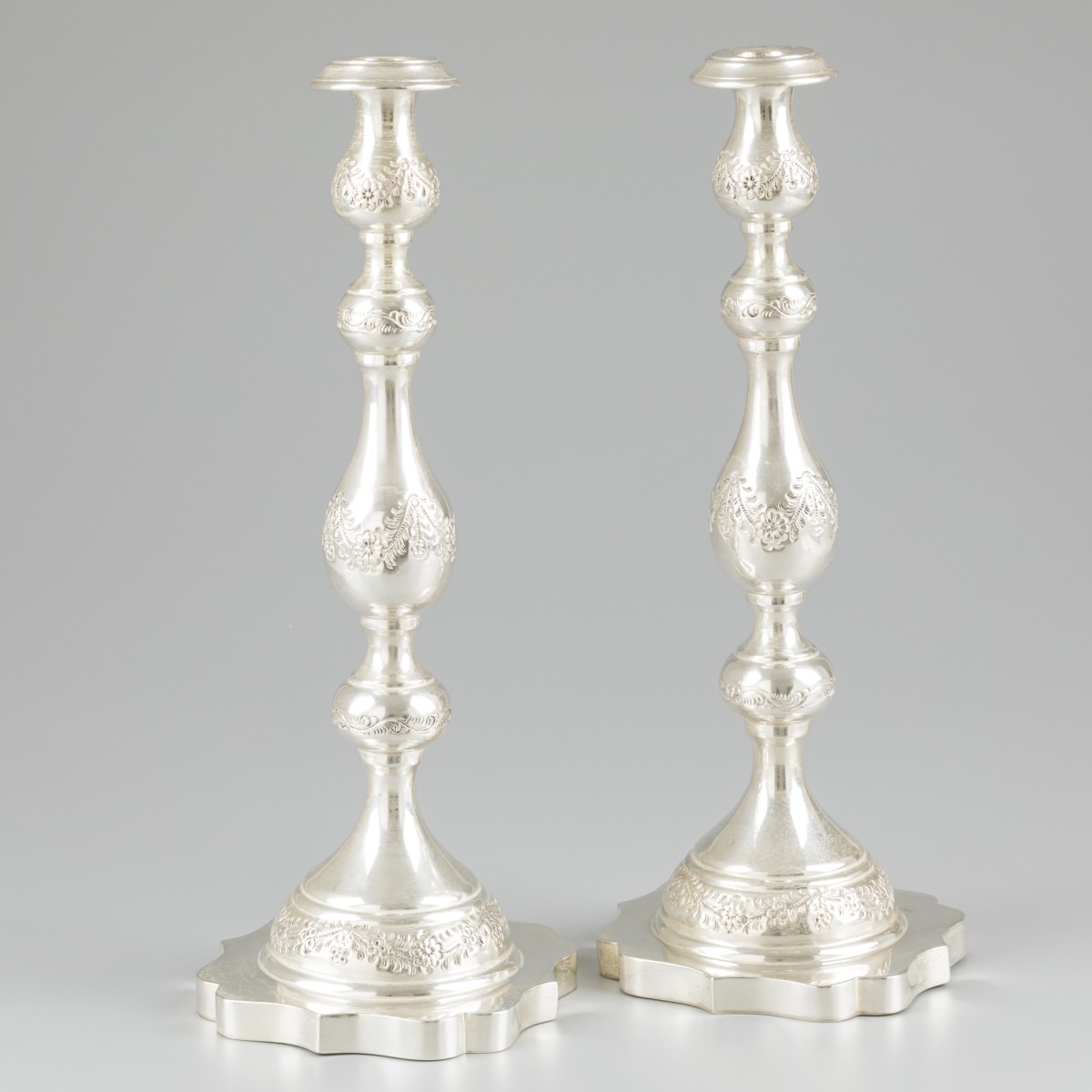 2-delige set kandelaren (Londen, A. Taite & Sons Ltd) zilver.