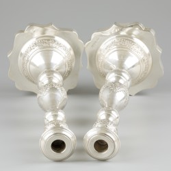 2-delige set kandelaren (Londen, A. Taite & Sons Ltd) zilver.