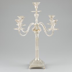 Kandelaar zilver.