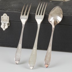 30-delige bestekcassette zilver.