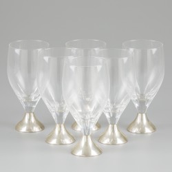 30-delige glazenset met zilveren voet.