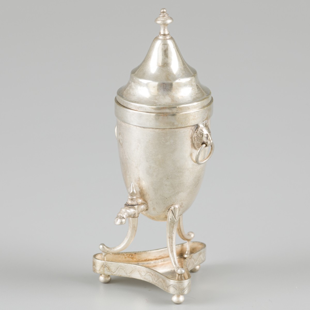 Miniatuur kraantjeskan zilver.