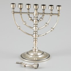 Miniatuur Chanoeka kandelaar / menorah zilver.