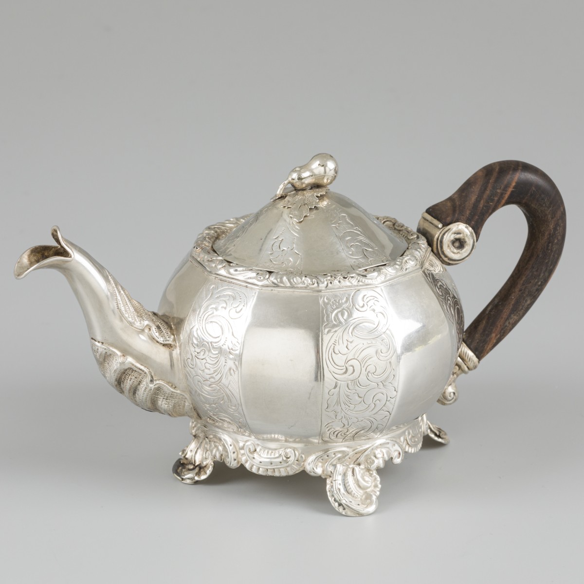 Theepot zilver.
