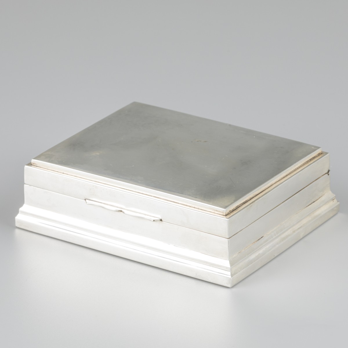 Tabaksdoos zilver.