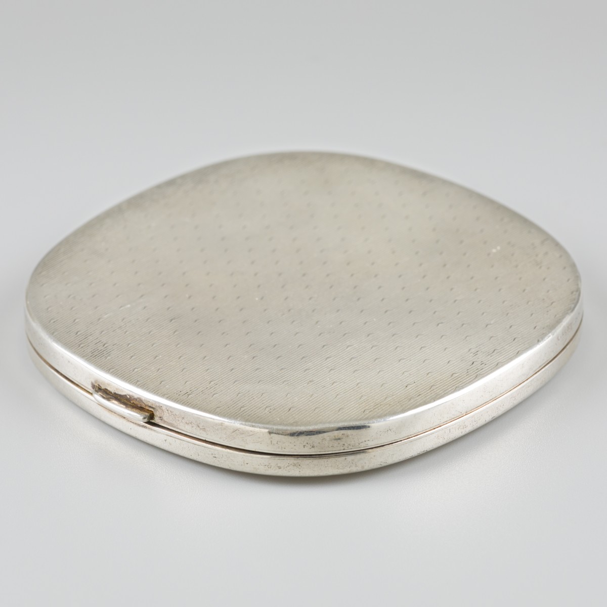 Compact / poederdoos zilver.