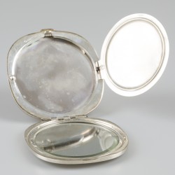 Compact / poederdoos zilver.