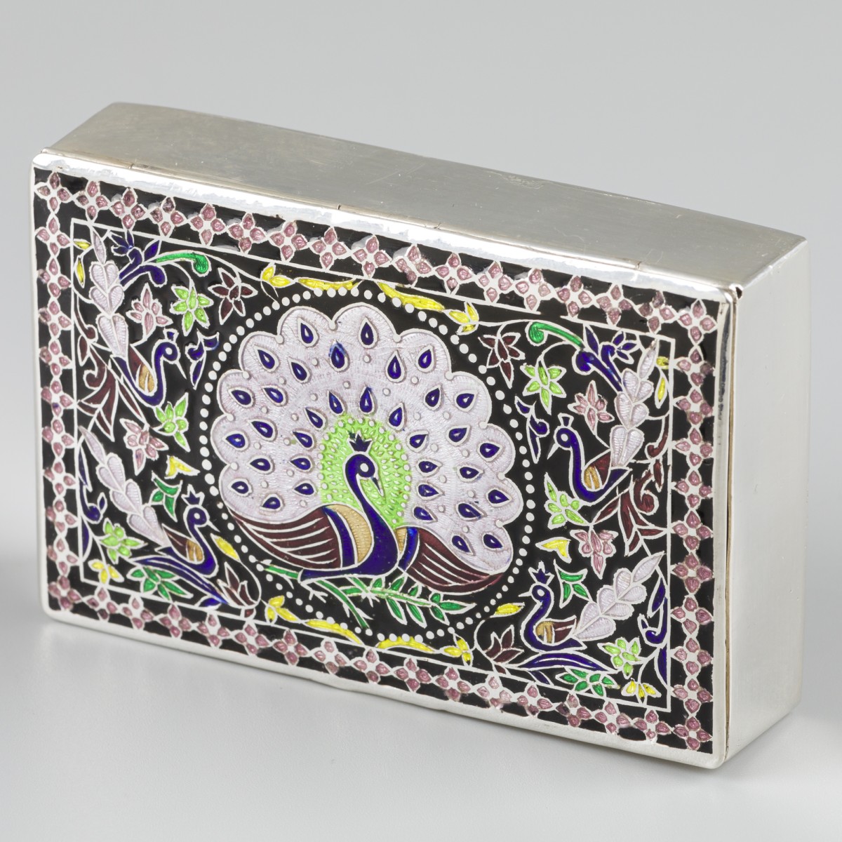Cloisonné doos zilver.
