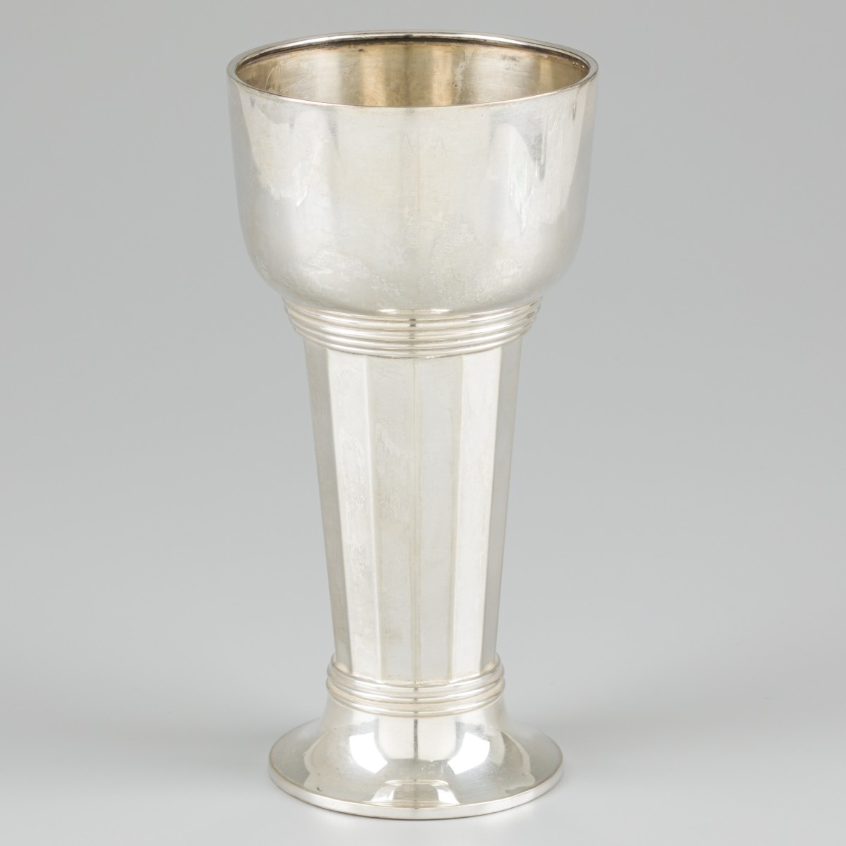 Vaas zilver.