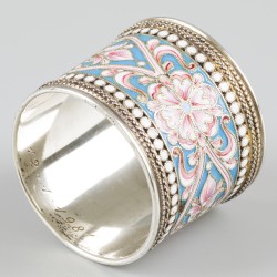 Cloisonné servetring (Rusland, Moskou, Vasiliy Semenovich Agafonov?) zilver.