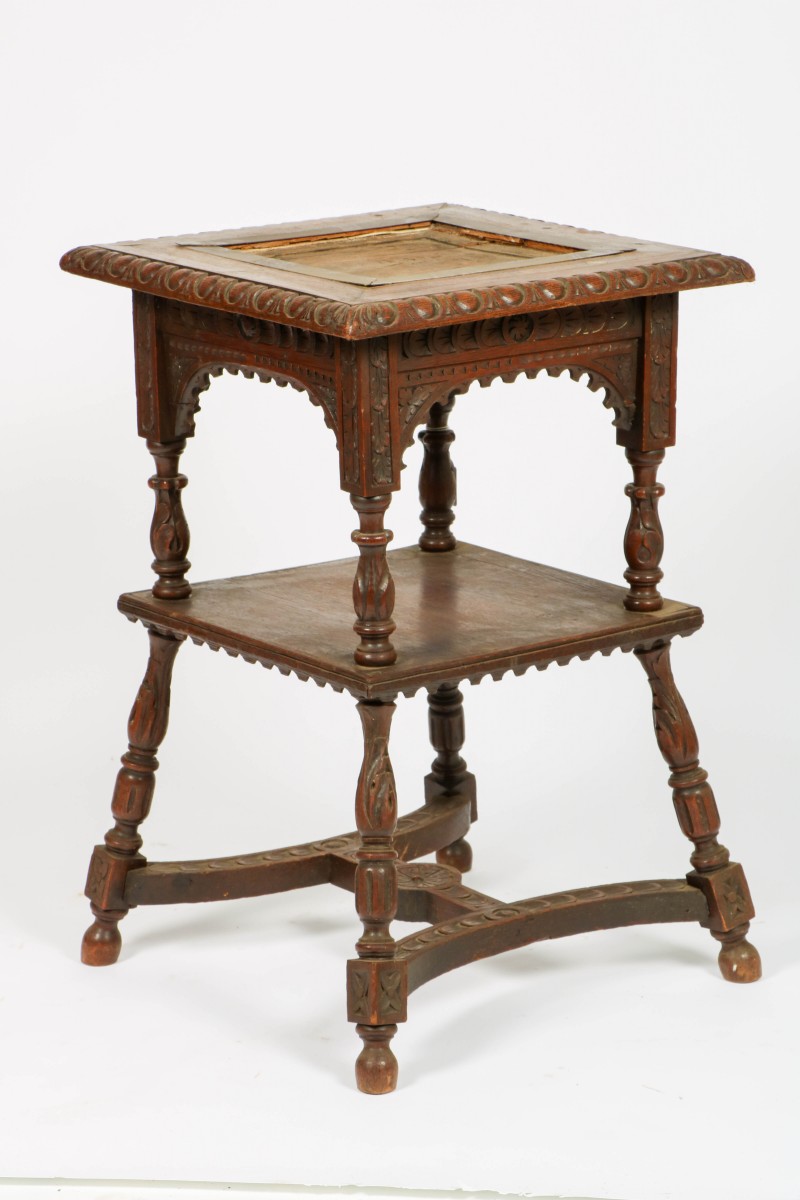 Een eikenhouten plantentafeltje, 17e eeuwse-stijl, Hollands, ca. 1900.