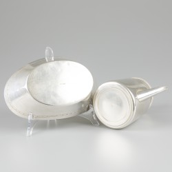 Theepot Christofle & broodmand Wiskemann verzilverd.