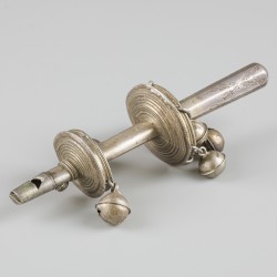 2-delig lot rammelaars zilver.
