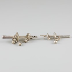2-delig lot rammelaars zilver.