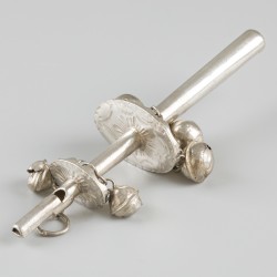 2-delig lot rammelaars zilver.