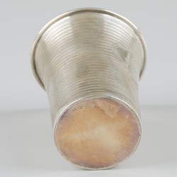 Drinkbeker zilver.