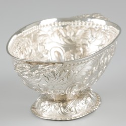 Brandewijnkom (Nederland, Sneek, Wieger Cornelisz Schreuder 1745) zilver.