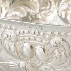 Brandewijnkom (Nederland, Sneek, Wieger Cornelisz Schreuder 1745) zilver.