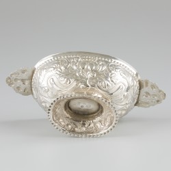 Brandewijnkom (Nederland, Sneek, Wieger Cornelisz Schreuder 1745) zilver.