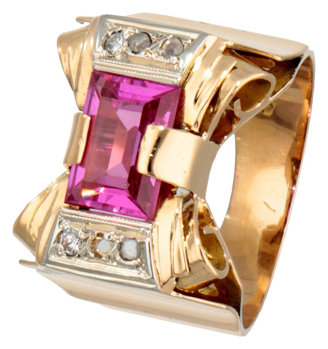 18 kt. Geelgouden strikvormige retro tank ring bezet met diamant in witgoud en synthetische robijn.