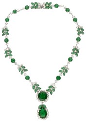 Set van vintage Christian Dior Bijoux armband en collier en een los collier, bezet met gekleurde stenen.
