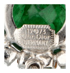 Set van vintage Christian Dior Bijoux armband en collier en een los collier, bezet met gekleurde stenen.