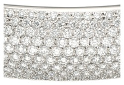 18 kt. Witgouden entourage bangle armband bezet met ca. 7.10 ct. diamant.