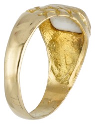 18 kt. Geelgouden ring bezet met een witte steen.