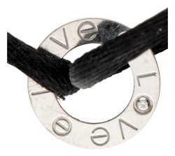 Cartier 18 kt. witgouden 'Love Cord' armband met een zwart koord.