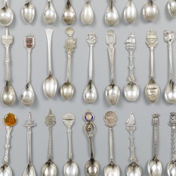 80-delige verzameling theelepels verzilverd.