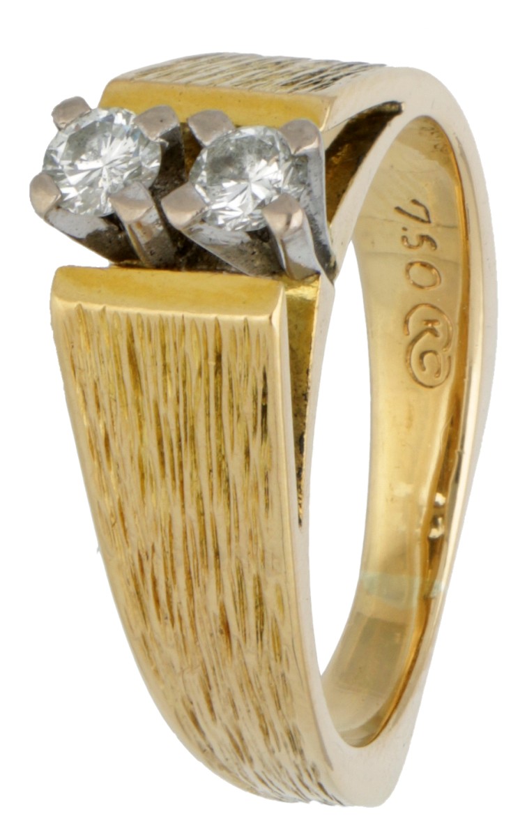 18 kt. Geelgouden ring bezet met ca. 0.22 ct. diamant.