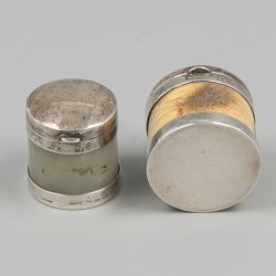 2-delig lot zalfdoosjes zilver.