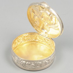 Pepermuntdoosje zilver.