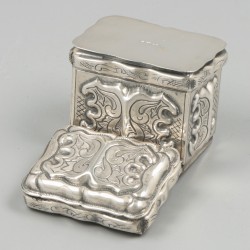 Lodereindoosje zilver.