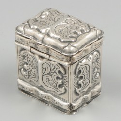 Lodereindoosje zilver.