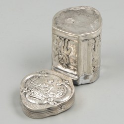 Lodereindoosje zilver.