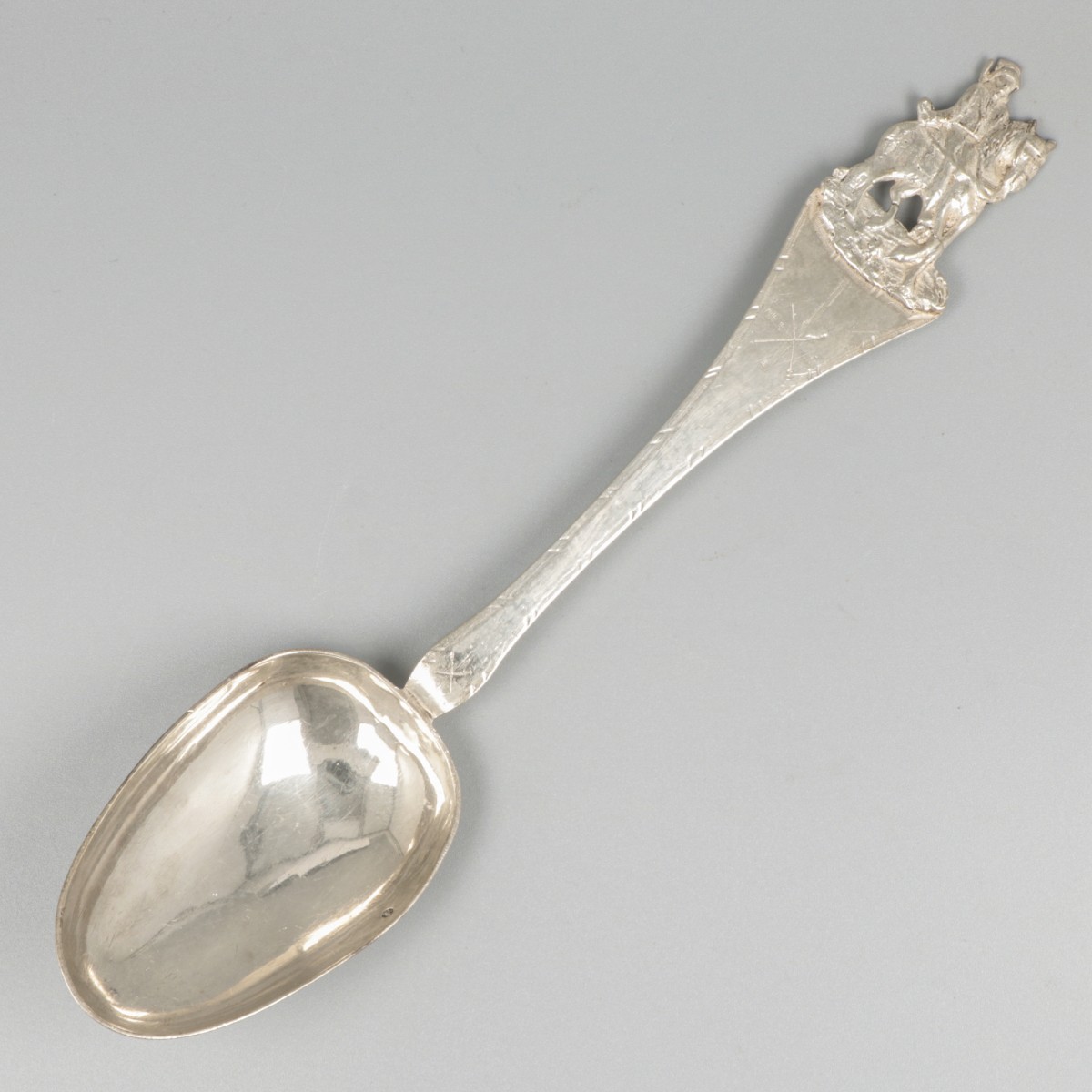 Gelegenheidslepel zilver.