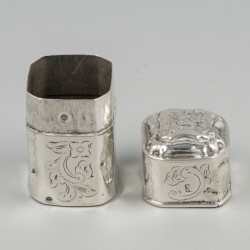 Lodereindoosje zilver.
