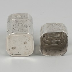 Lodereindoosje zilver.