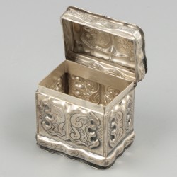 Lodereindoosje zilver.