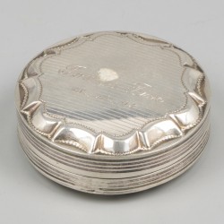 Pepermuntdoosje zilver.