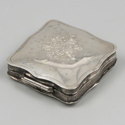 Pepermuntdoosje zilver.