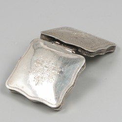 Pepermuntdoosje zilver.